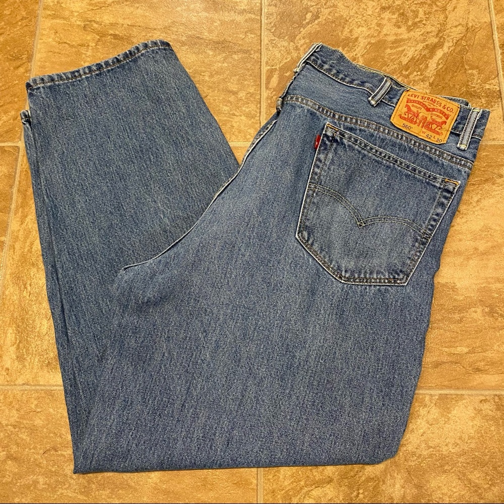 Levi’s 560 Comfort Fit Jeans 100% Cotton Medium Light Wash Material Waist 42